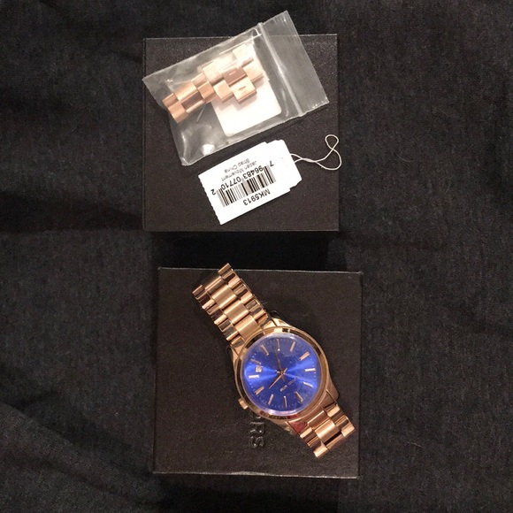 Michael Kors Women's MK5913 Slim Runway Watch - Picture 6 of 6